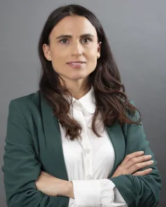 Daniela Gramegna, Abteilungsleiterin Gesellschaft der Stadt Wetzikon, ist neu im Verwaltungsrat der Spitex Bachtel AG. Eine Frau blickt in die Kamera.